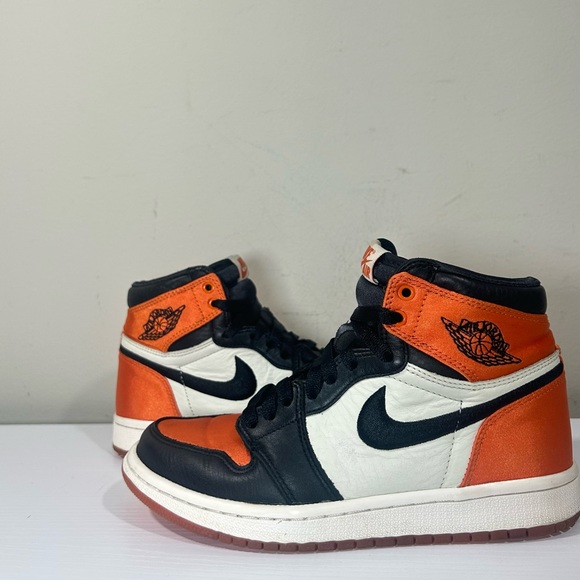 Wmns Air Jordan 1 Retro High OG 'Satin Shattered Backboard Women's - Picture 2 of 6
